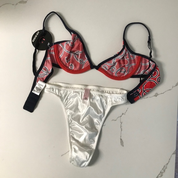 Joe Boxer Bra 36 A and Victoria’s Secret S Thong 2 Piece Set - Picture 3 of 4